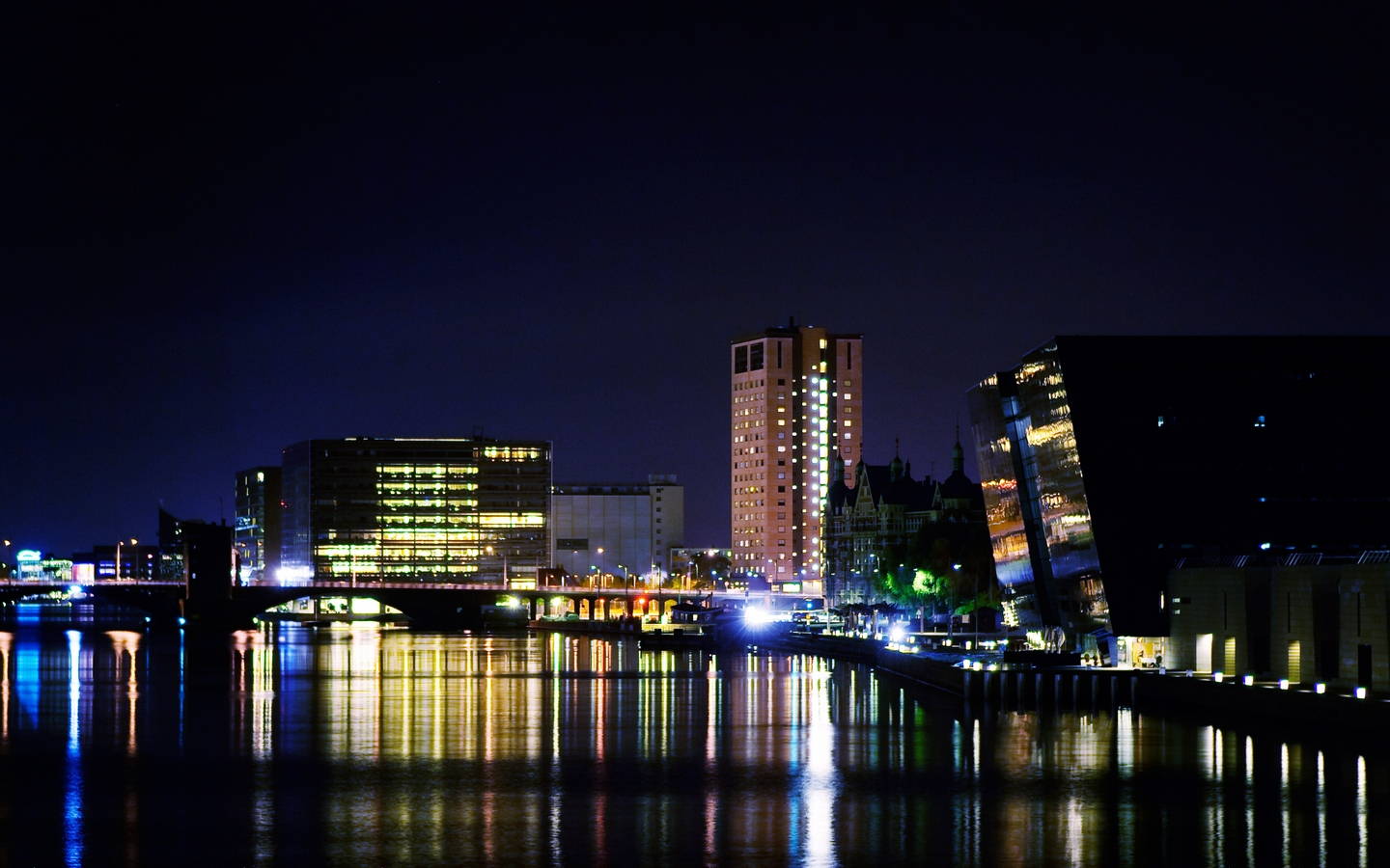 The canals at night
